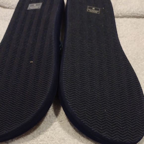 Vera Bradley, Flip Flops with Webbing Strap With Nautical design. - Picture 3 of 4